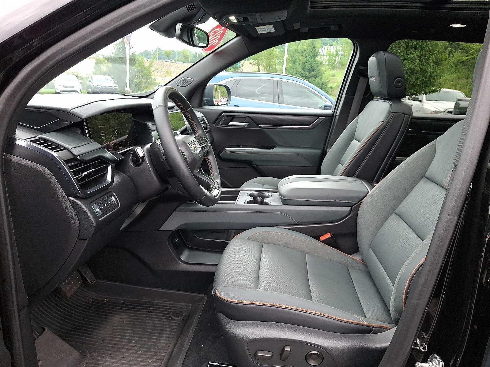 2025 GMC Acadia AT4