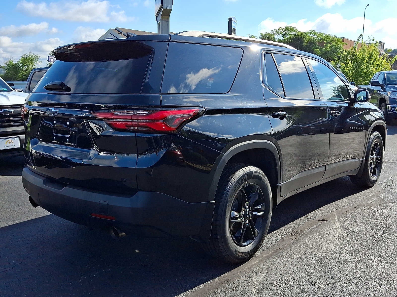 2023 Chevrolet Traverse LT Cloth