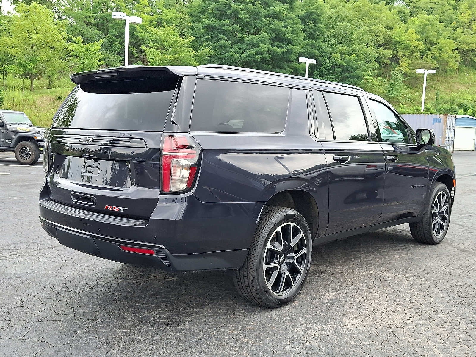 2023 Chevrolet Suburban RST