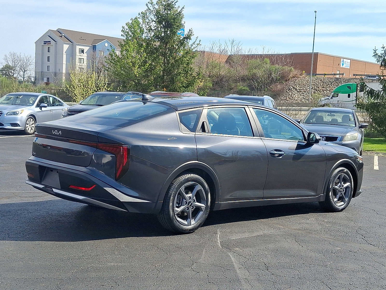 2025 Kia K4 LXS
