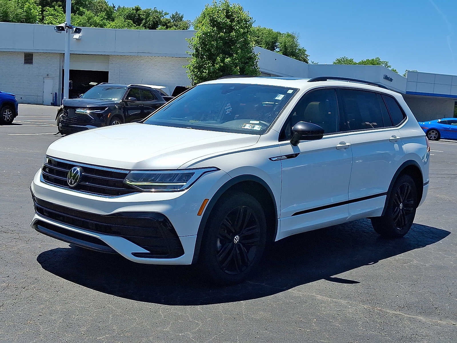 2022 Volkswagen Tiguan SE R-Line Black