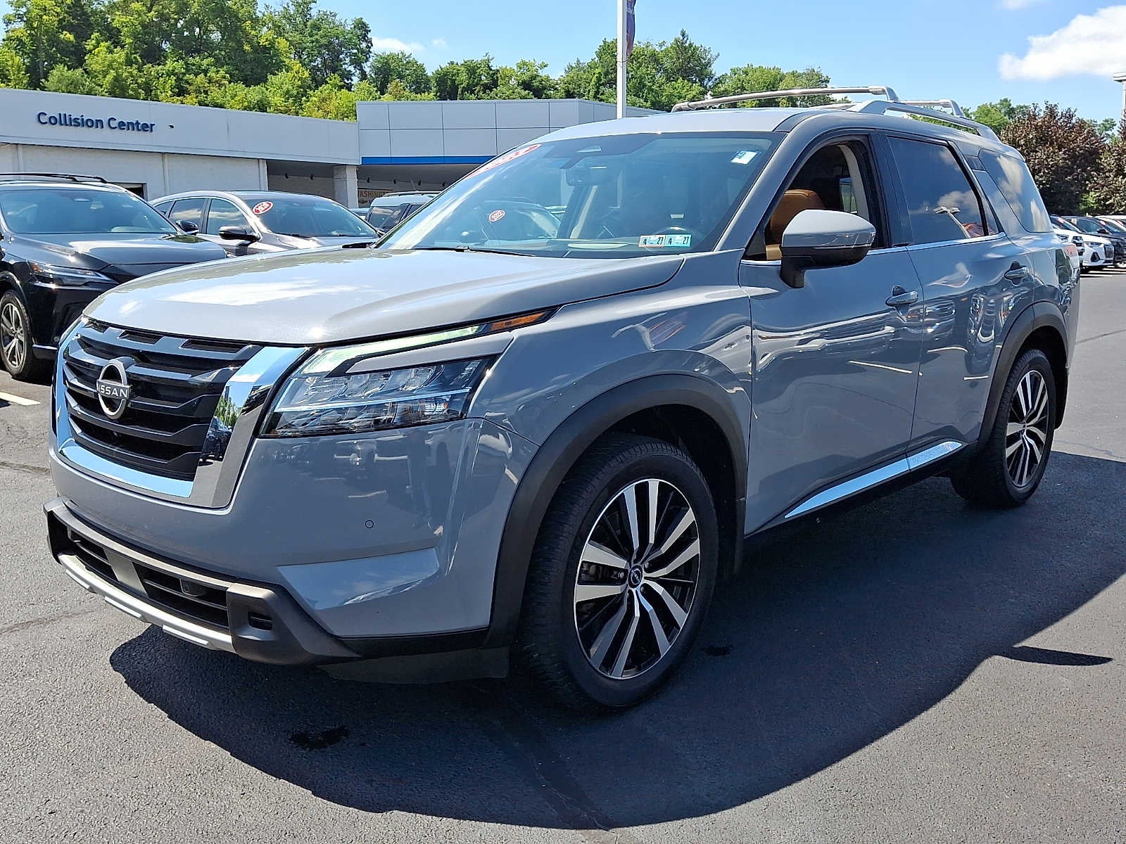 2023 Nissan Pathfinder Platinum