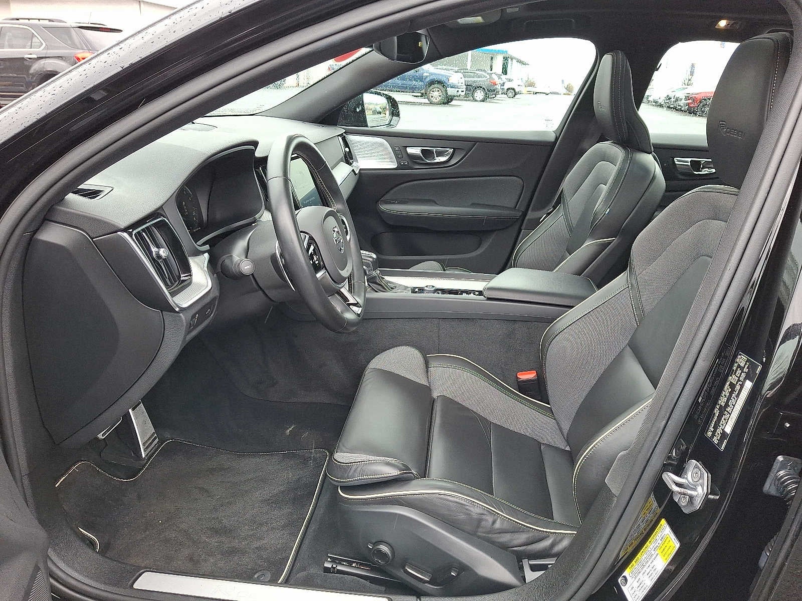 2019 Volvo S60 R-Design