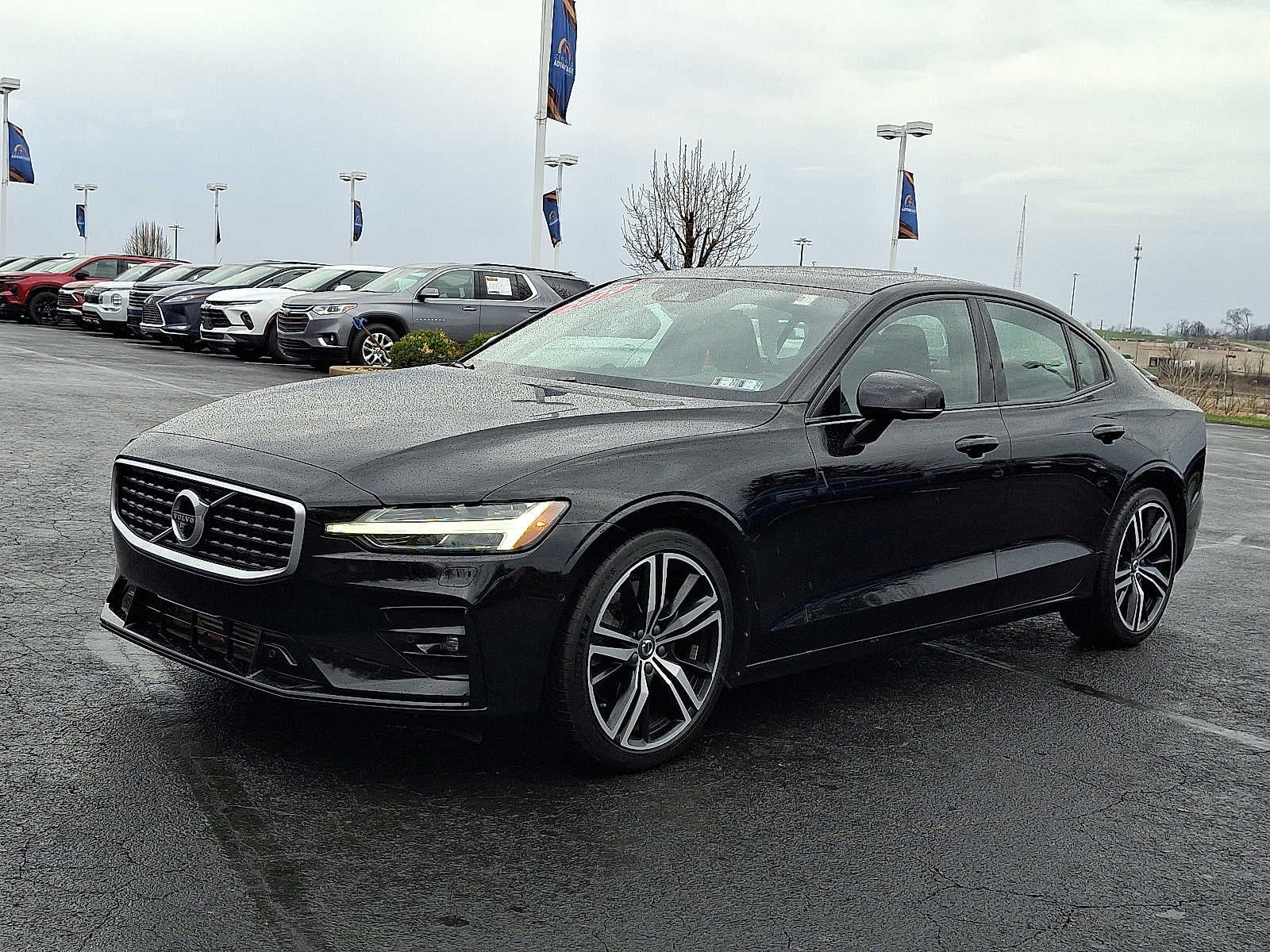 2019 Volvo S60 R-Design