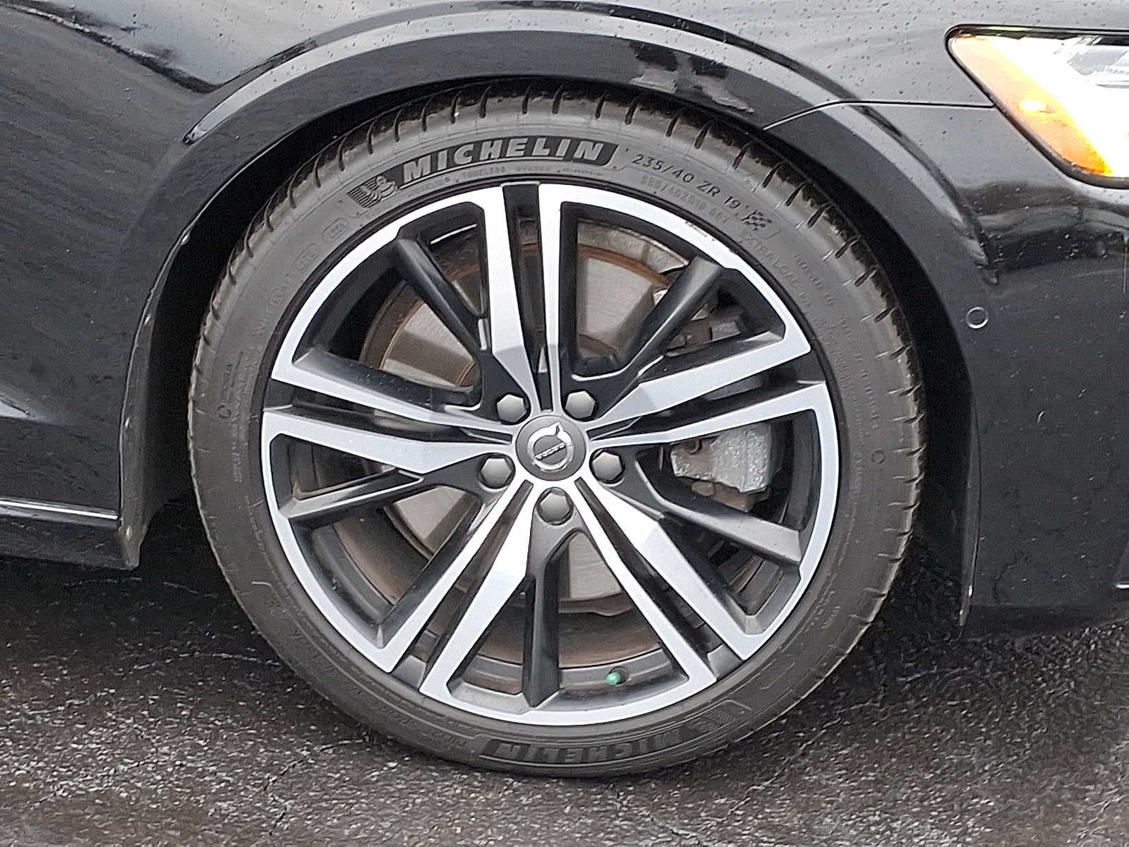 2019 Volvo S60 R-Design