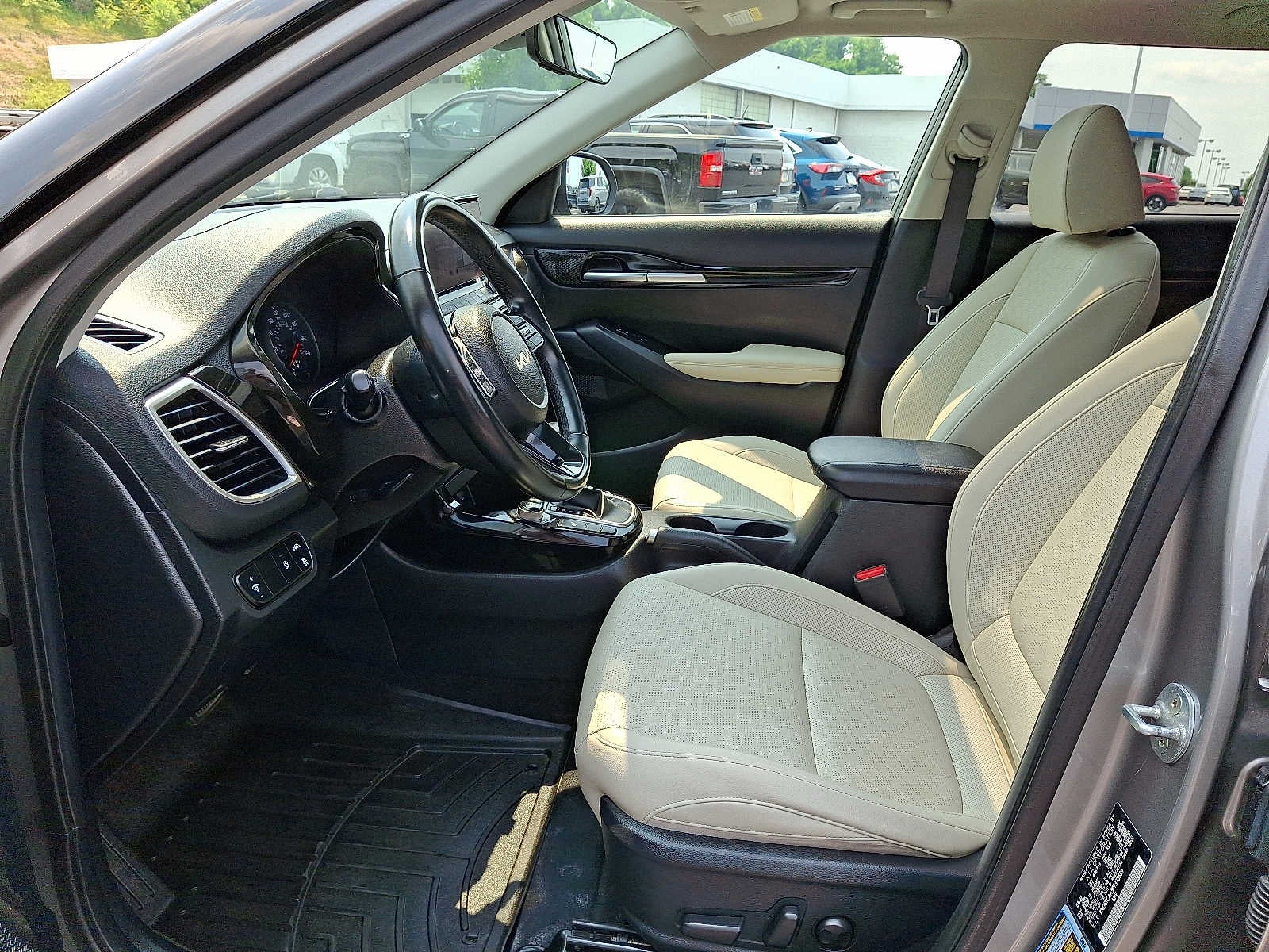 2023 Kia Seltos EX