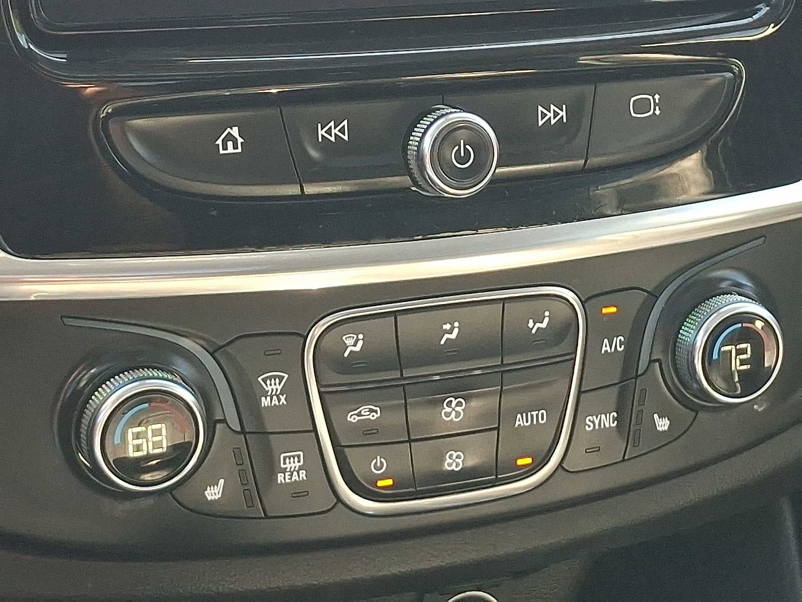2021 Chevrolet Traverse RS