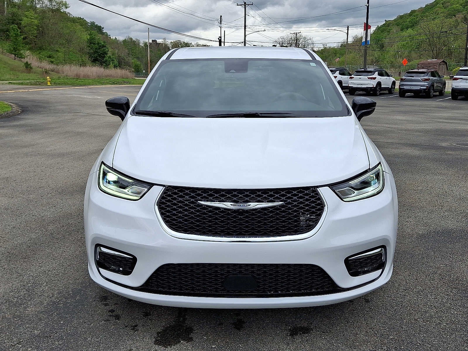 2026 Chrysler Pacifica Select