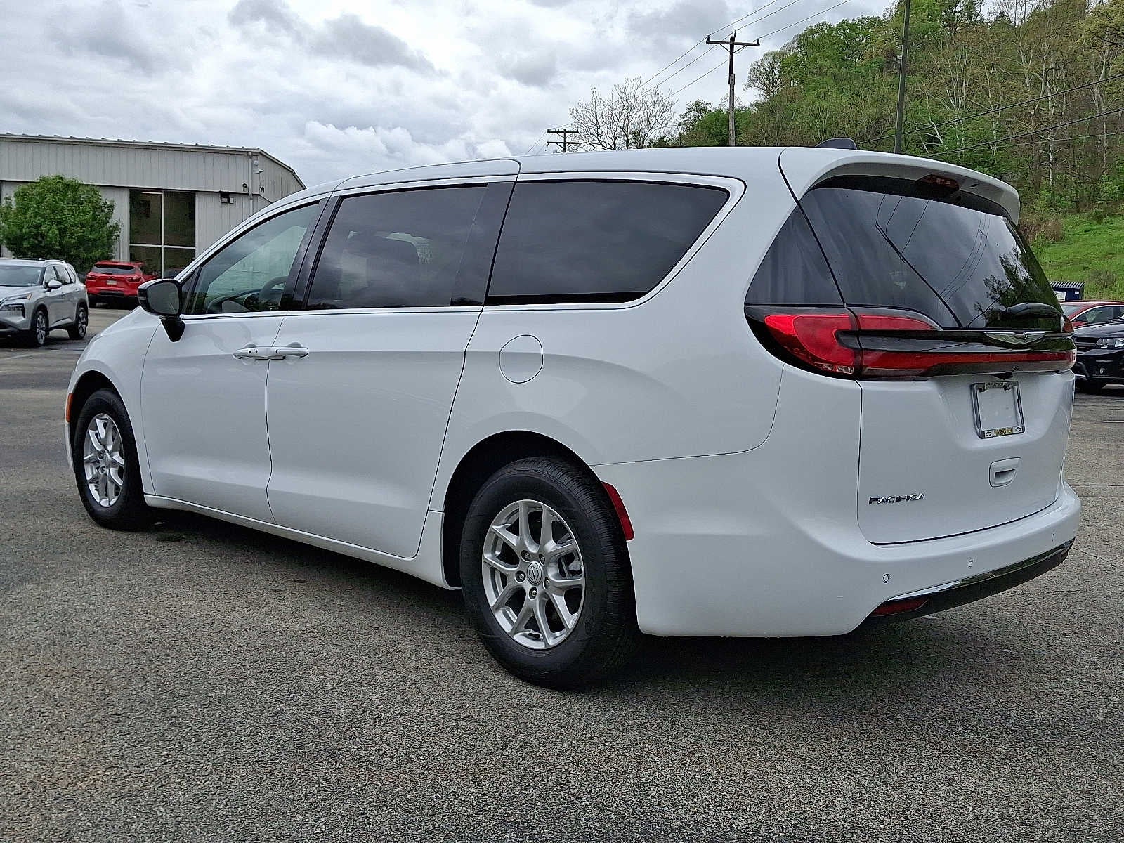 2026 Chrysler Pacifica Select