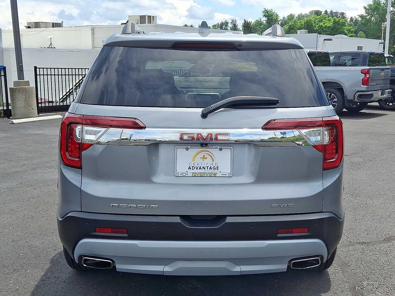 2023 GMC Acadia SLE