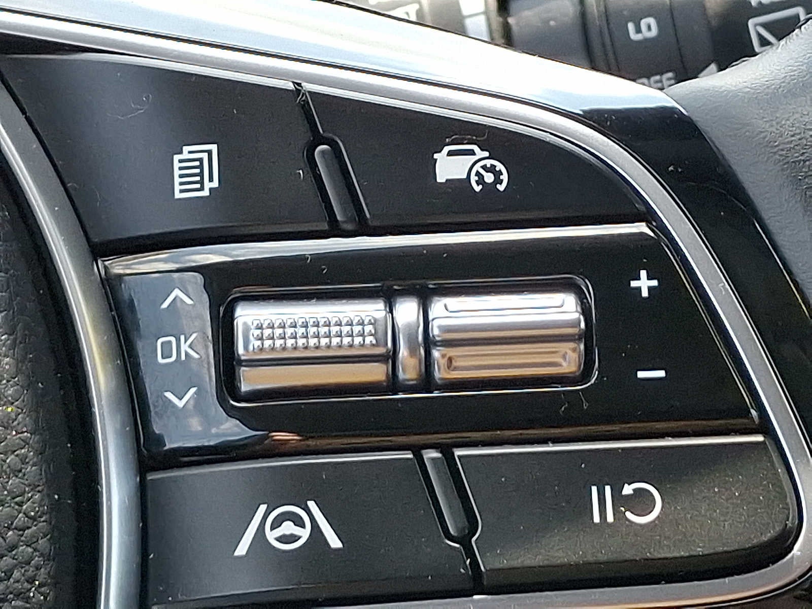 2024 Kia Seltos S - Photo 22