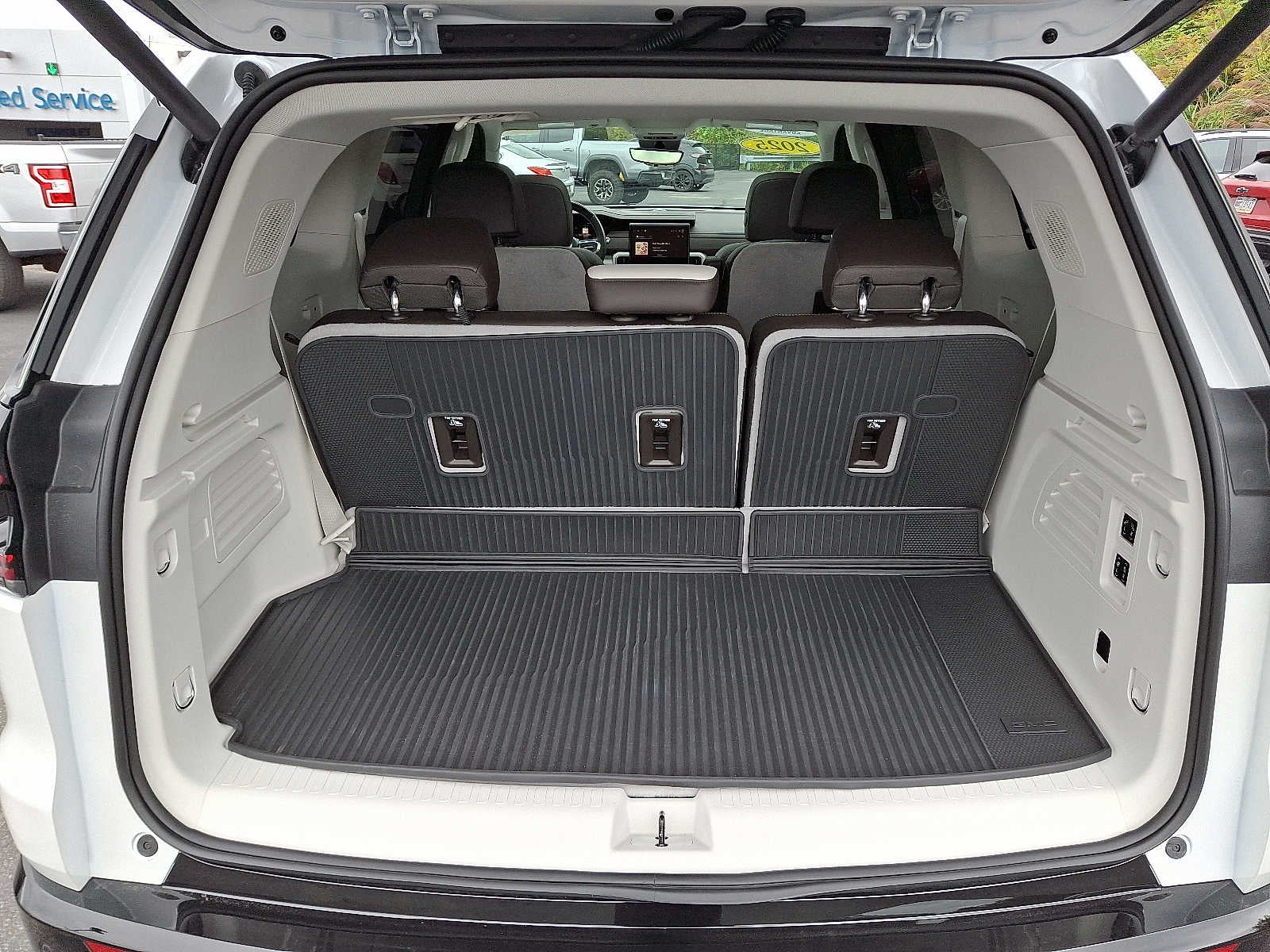 2025 GMC Acadia Denali