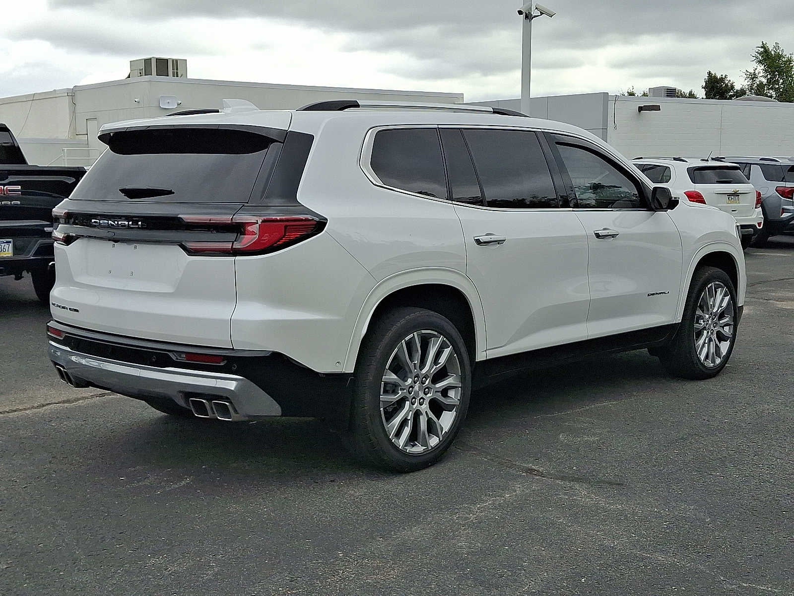 2025 GMC Acadia Denali