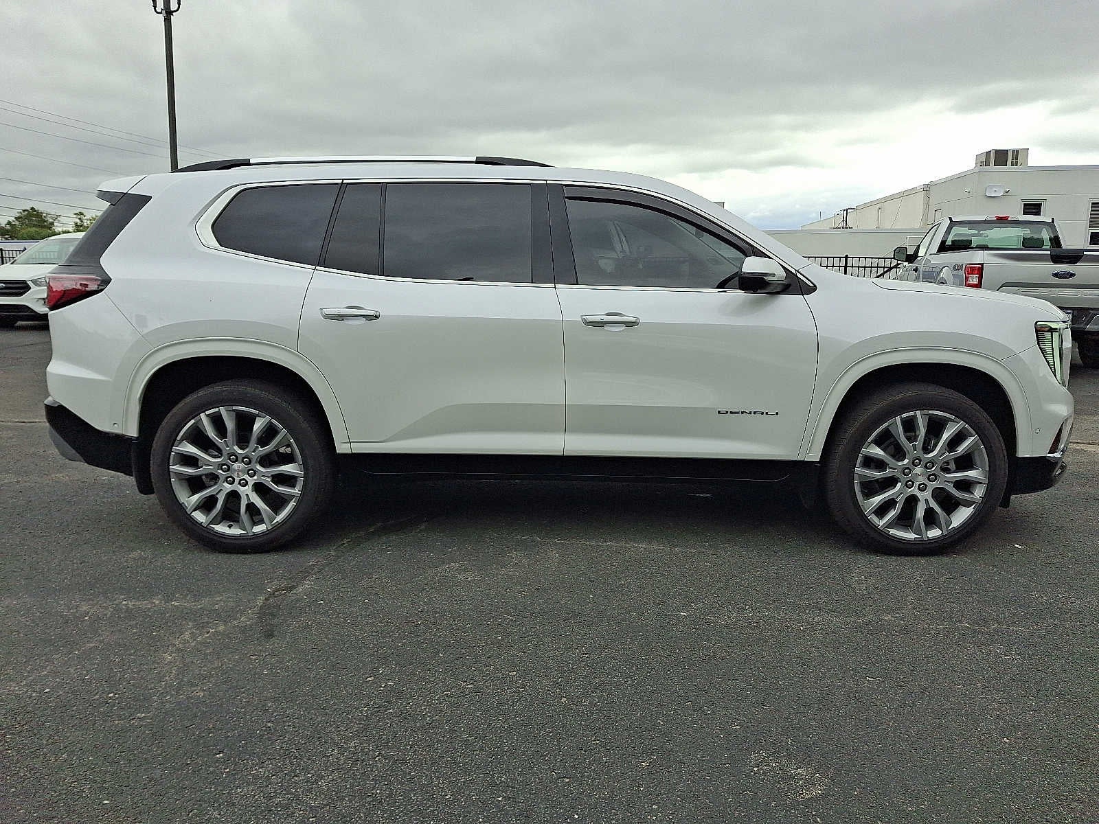 2025 GMC Acadia Denali