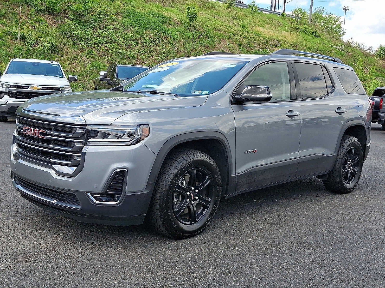 2023 GMC Acadia AT4