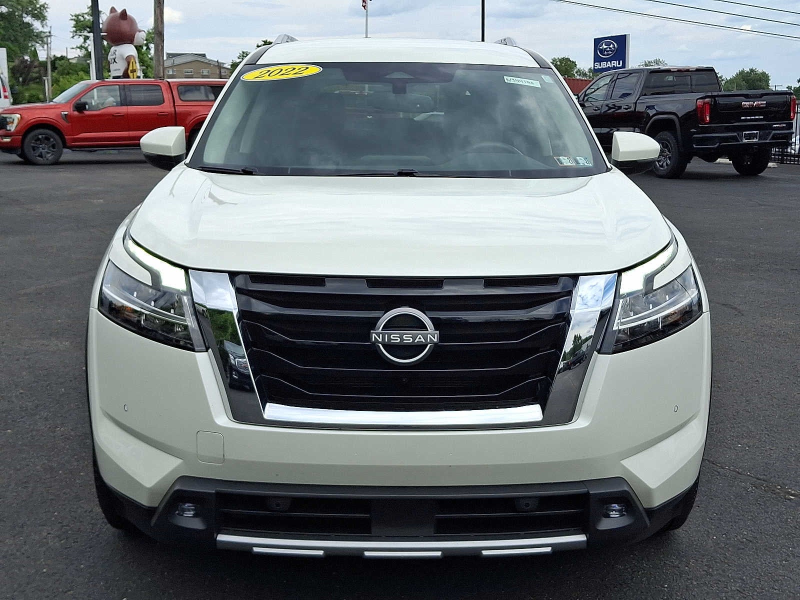 2022 Nissan Pathfinder SL